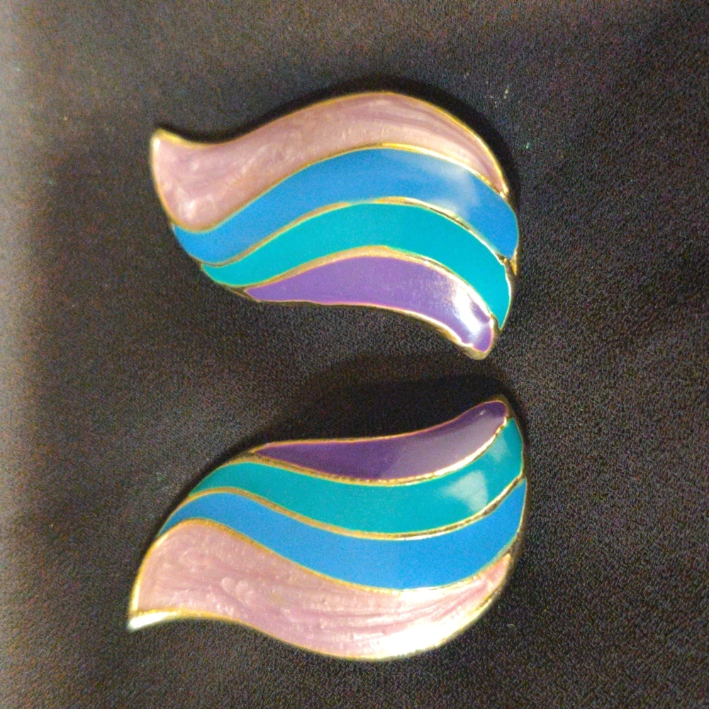 Clip on earrings